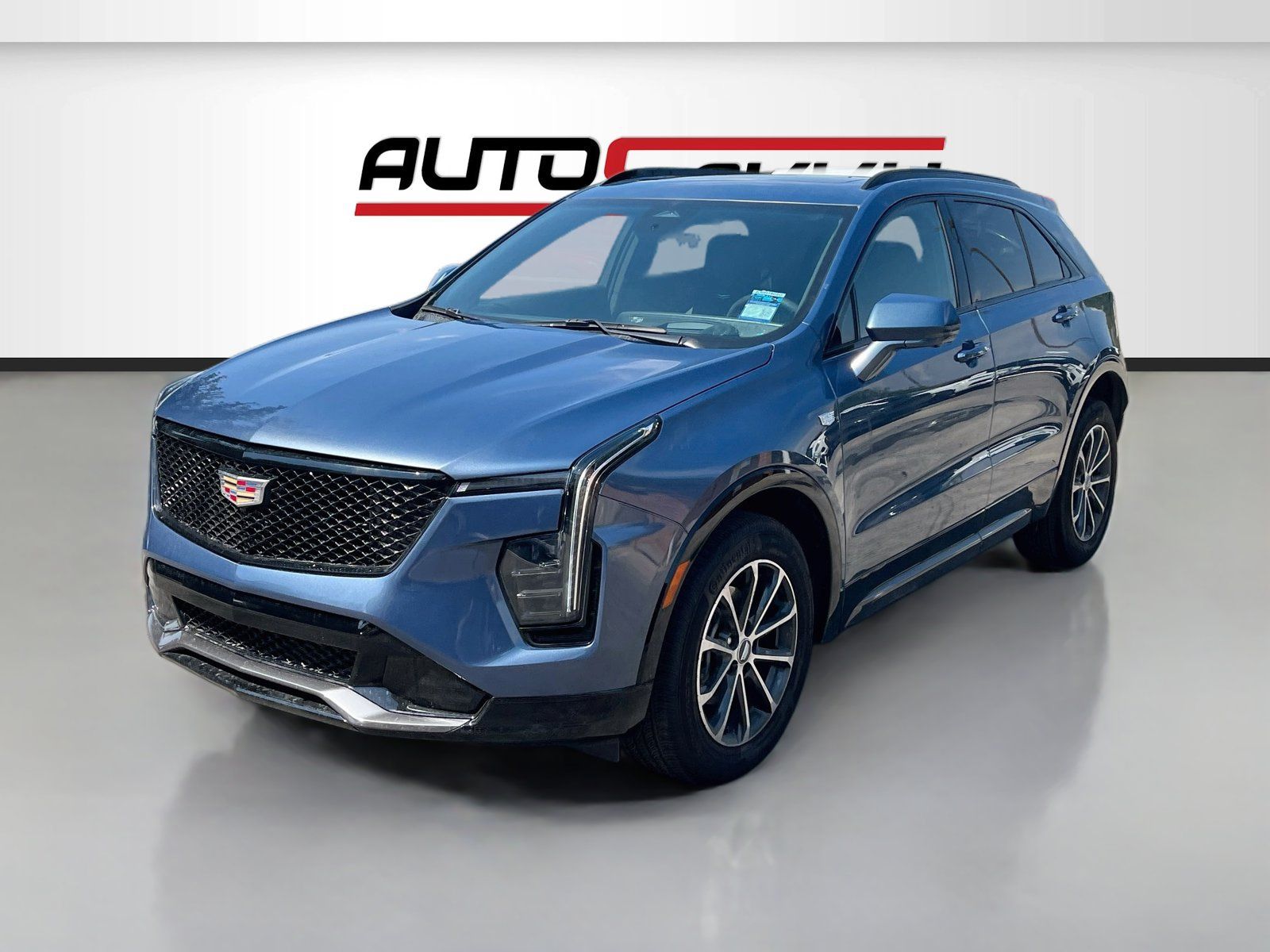 Used 2025 Cadillac XT4 Sport AWD/4WD image 3