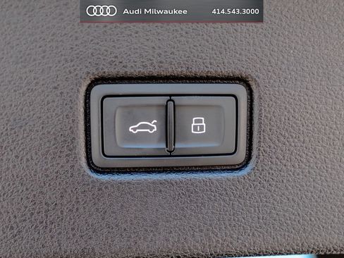 Used 2023 Audi Q5 2.0T Premium w/ Convenience Package AWD/4WD image 46