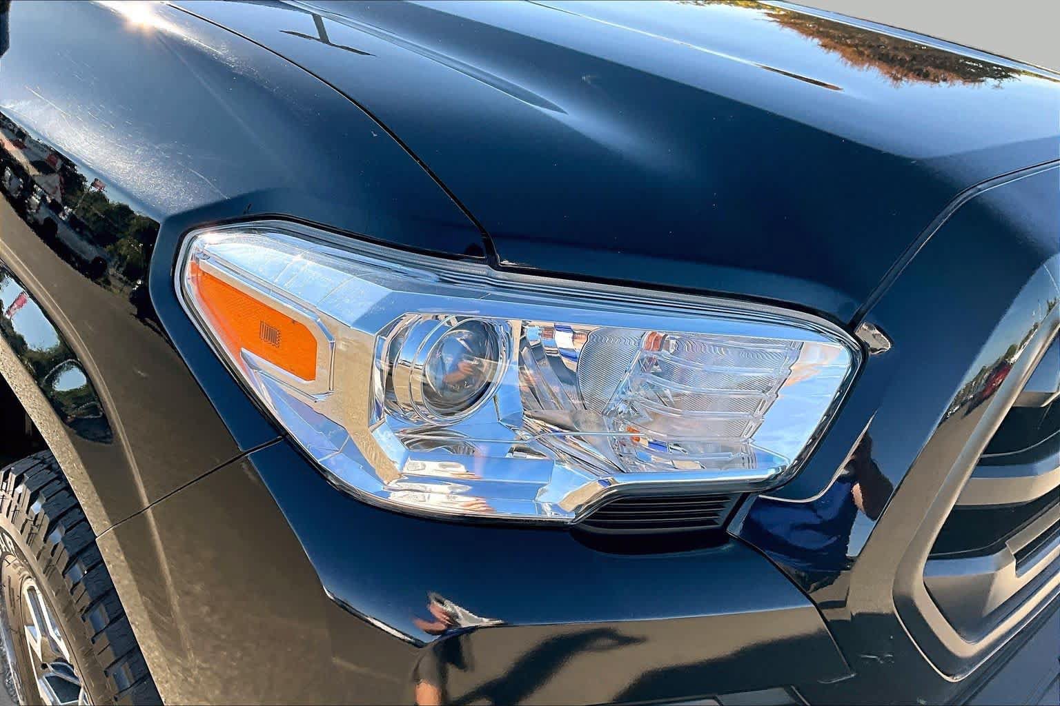 Used 2018 Toyota Tacoma SR AWD/4WD image 27