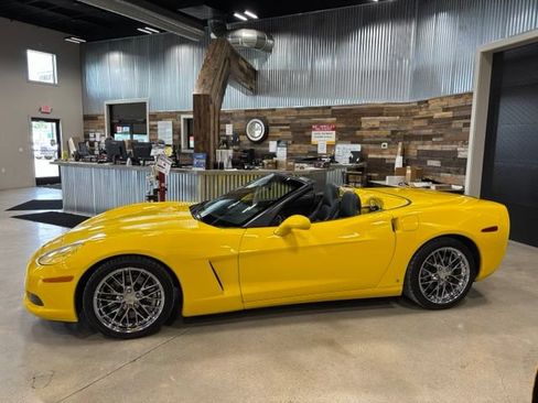 Used 2006 Chevrolet Corvette Convertible w/ Preferred Equipment Group RWD image 13
