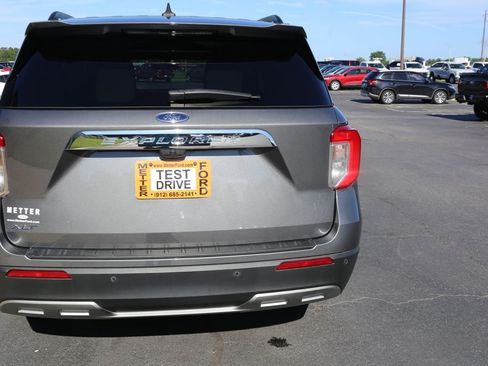 Used 2024 Ford Explorer XLT w/ Equipment Group 202A RWD image 5