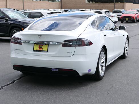 Used 2018 Tesla Model S 75D image 3