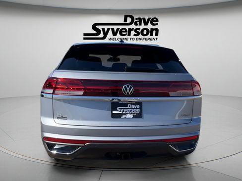 New 2026 Volkswagen Atlas Cross Sport SE AWD/4WD image 4