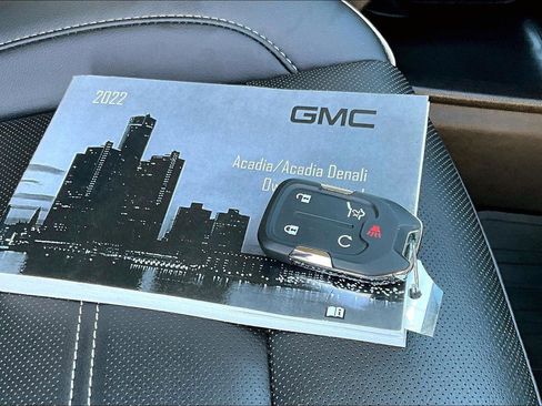 Used 2022 GMC Acadia Denali w/ Denali Ultimate Package image 11