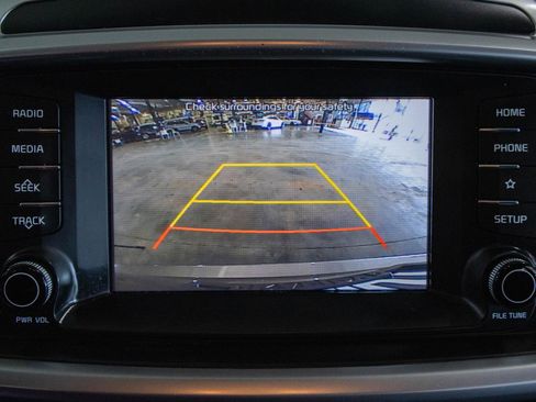 Used 2019 Kia Sorento LX image 6