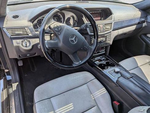 Used 2013 Mercedes-Benz E 550 4MATIC Sedan image 10