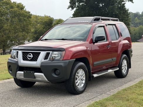 Used 2014 Nissan Xterra S AWD/4WD image 2