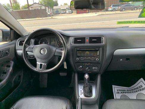 Used 2013 Volkswagen Jetta SE image 12