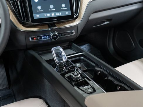 New 2026 Volvo XC60 T8 Plus w/ Protection Package Premier AWD/4WD image 20