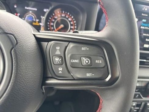 Used 2024 Jeep Wrangler Unlimited Rubicon AWD/4WD image 25