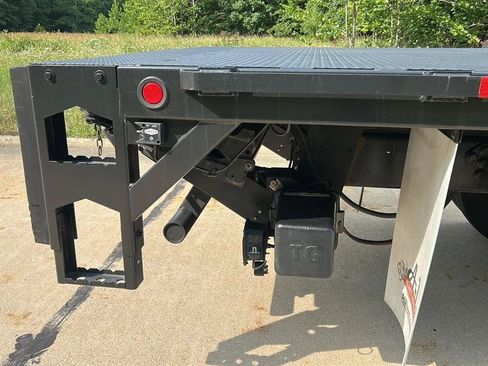 Used 2019 Ford F650 2WD Regular Cab Super Duty image 12