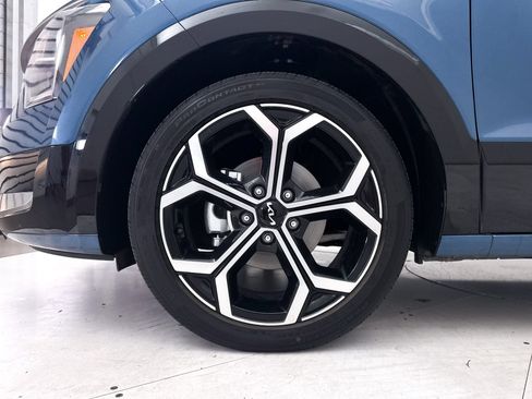Certified 2025 Kia Niro EX Touring FWD image 16