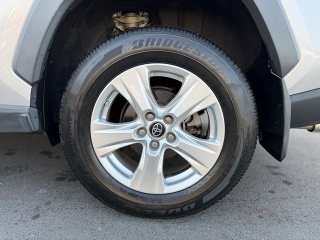 Used 2019 Toyota RAV4 LE w/ All Weather Liner Package AWD/4WD image 30
