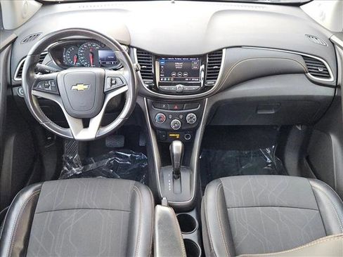 Used 2020 Chevrolet Trax LT w/ Driver Confidence Package image 17