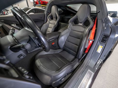 Used 2017 Chevrolet Corvette Z06 w/ Z07 Performance Package RWD image 13