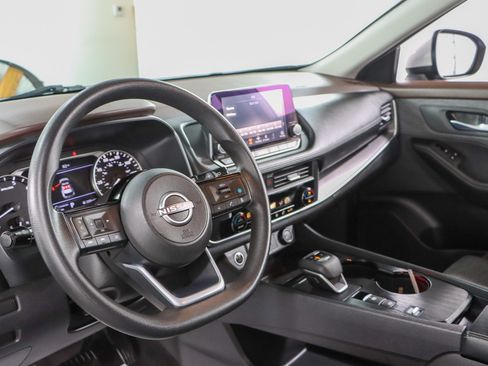 Used 2023 Nissan Rogue SV FWD image 22
