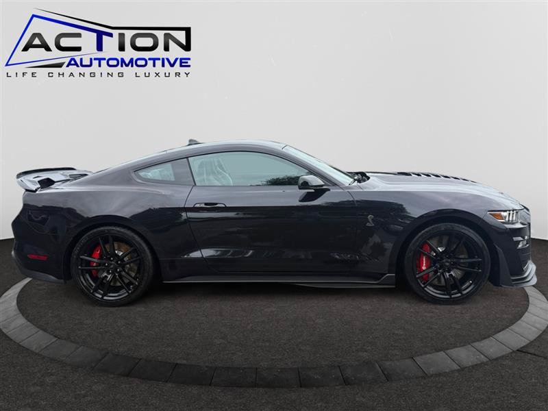 Used 2022 Ford Mustang Shelby GT500 w/ Technology Package RWD image 9