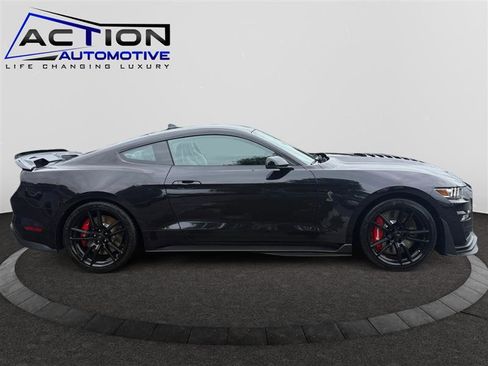 Used 2022 Ford Mustang Shelby GT500 w/ Technology Package RWD image 9