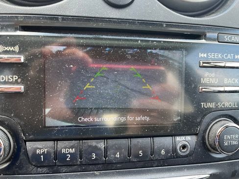 Used 2013 Nissan Rogue SV AWD/4WD image 9
