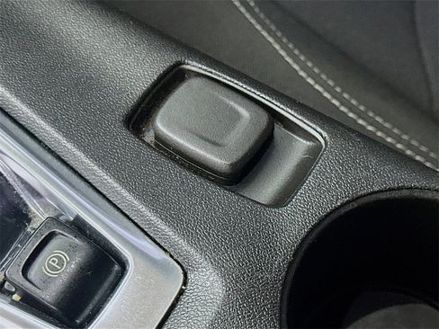 Used 2019 Chevrolet Camaro LT image 27