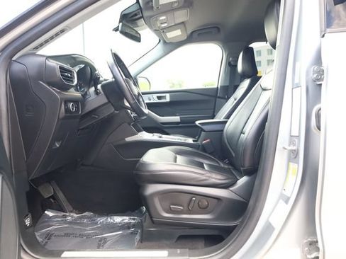 Used 2023 Ford Explorer Limited AWD/4WD image 13