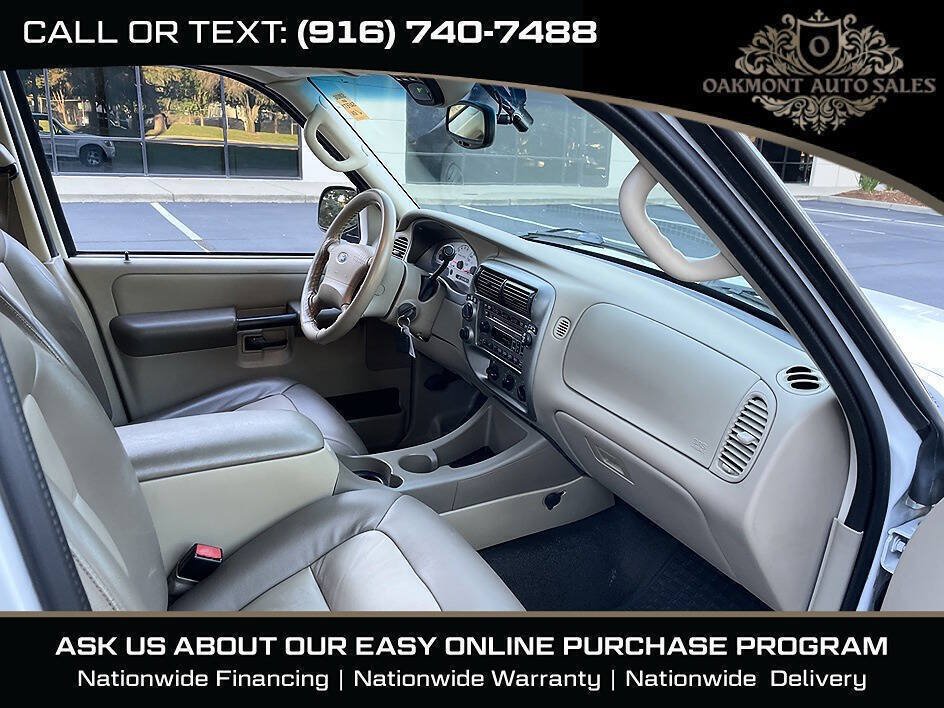 Used 2005 Ford Explorer Sport Trac XLT AWD/4WD image 12