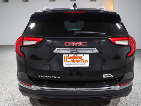 Used 2024 GMC Terrain SLT FWD image 8
