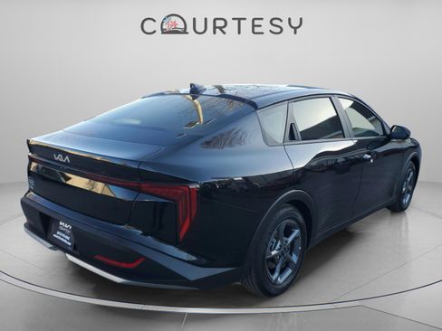 Certified 2025 Kia K4 LXS image 5