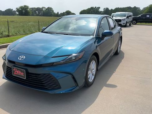 Used 2026 Toyota Camry LE FWD image 3