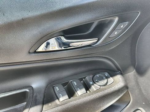 Used 2022 Chevrolet Equinox LT FWD image 22