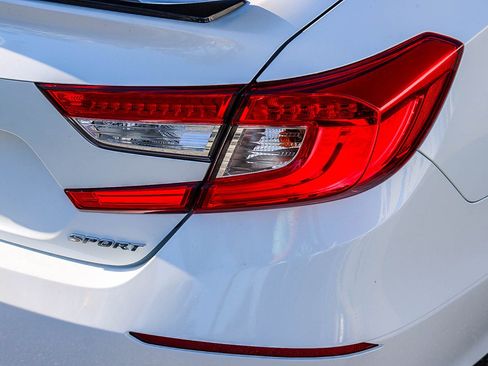 Used 2022 Honda Accord Sport image 10