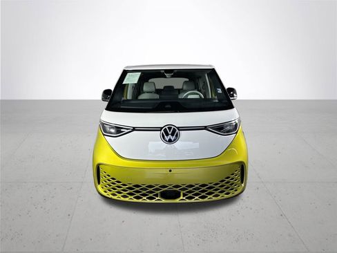 Certified 2025 Volkswagen ID. Buzz Pro S Plus RWD image 3