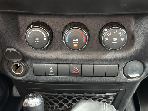 Used 2016 Jeep Wrangler Unlimited Sport AWD/4WD image 6