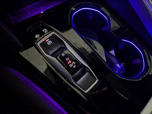 Certified 2025 Audi Q5 Premium w/ Convenience Package AWD/4WD image 17