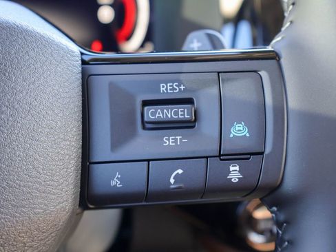 New 2026 Nissan Pathfinder Platinum image 13