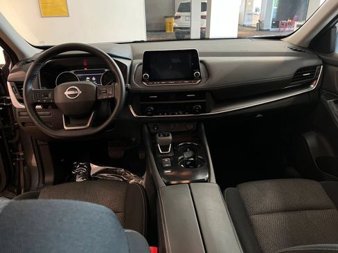 Used 2025 Nissan Rogue SV FWD image 33