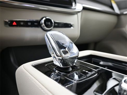 New 2026 Volvo XC90 T8 Ultra image 12