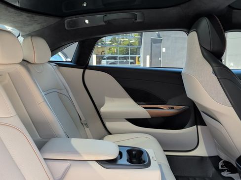Used 2023 Lucid Air Touring AWD/4WD image 22