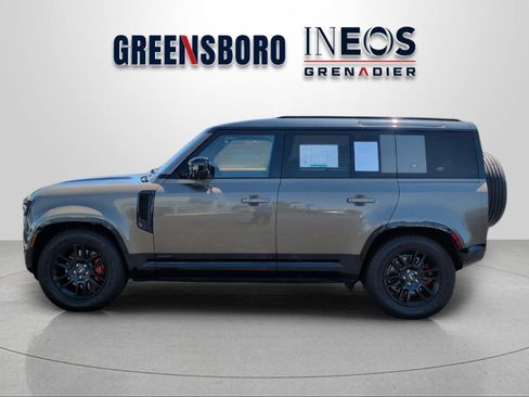 Used 2020 Land Rover Defender 110 X AWD/4WD image 2