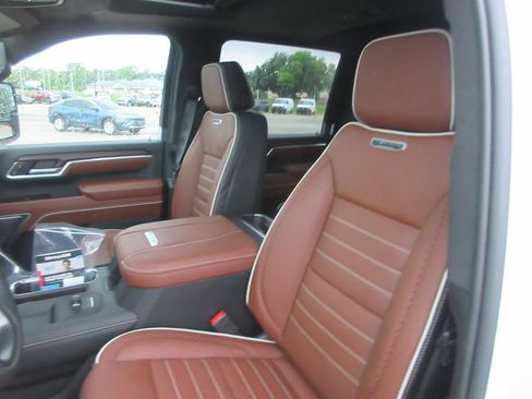 New 2026 GMC Sierra 2500 Denali Ultimate AWD/4WD image 13