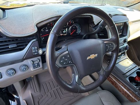 Used 2016 Chevrolet Suburban LTZ image 10