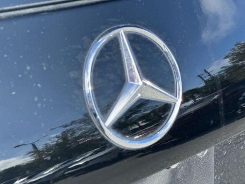 Used 2022 Mercedes-Benz GLB 250 4MATIC image 10