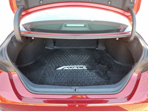 Used 2021 Toyota Avalon XLE w/ Moonroof Package image 29