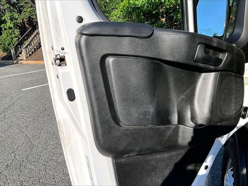 Used 2024 RAM ProMaster 2500 w/ Convenience Group FWD image 24