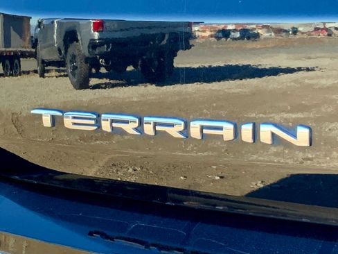 Used 2022 GMC Terrain Denali image 19