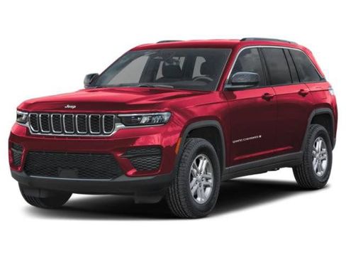 Used 2025 Jeep Grand Cherokee Altitude AWD/4WD image 4