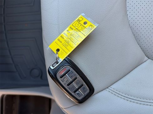 Used 2021 Chrysler Pacifica Touring-L image 31