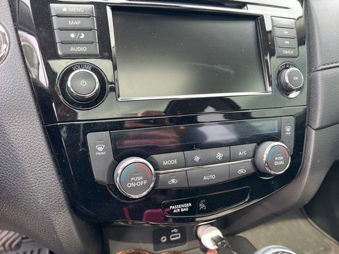Used 2020 Nissan Rogue SV w/ Sun & Sound Touring Package AWD/4WD image 9