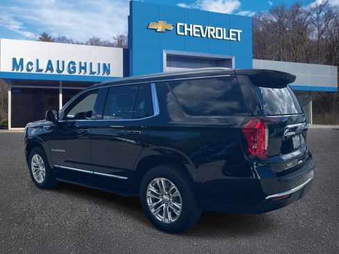 Used 2023 GMC Yukon SLT w/ SLT Luxury Package image 2