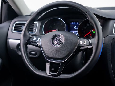 Used 2017 Volkswagen Jetta SE FWD image 12